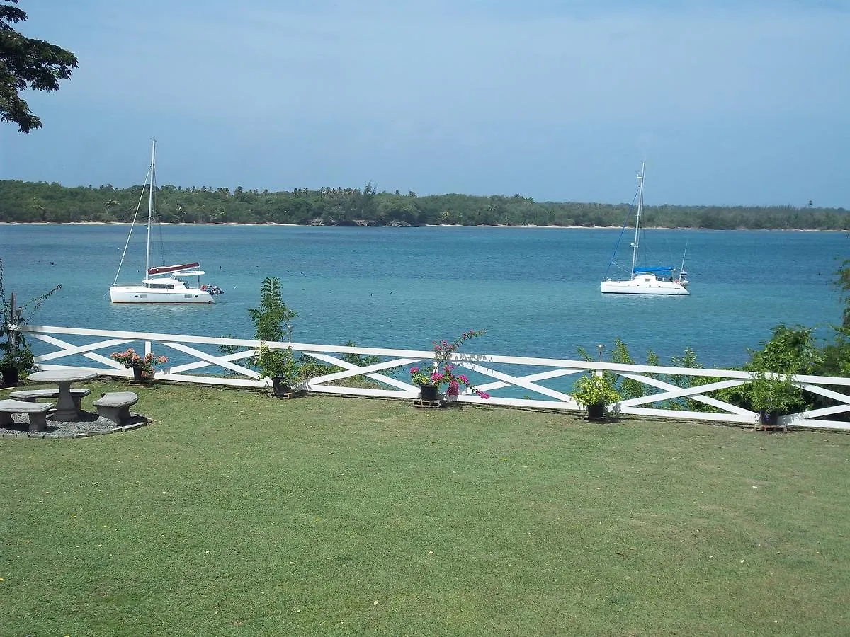 Hotel Buccoo Reef View 0*,