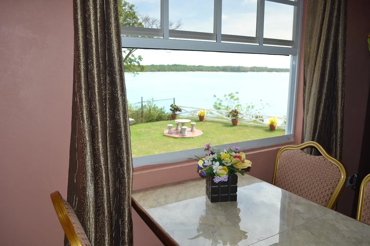 Pensjonat Hotel Buccoo Reef View